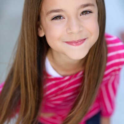 caitlyn leone feet 6