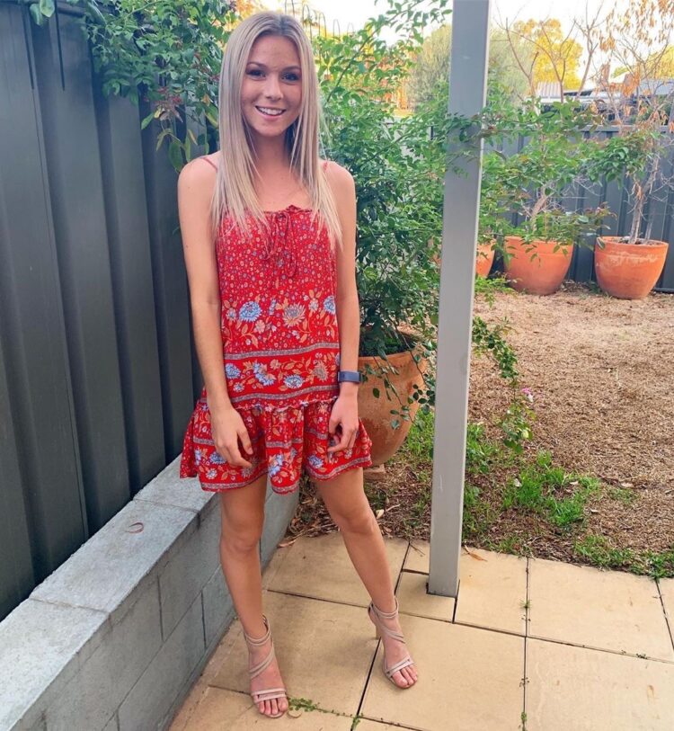 caitlyn shadbolt feet 1