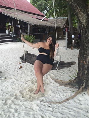 callie thorpe feet 3