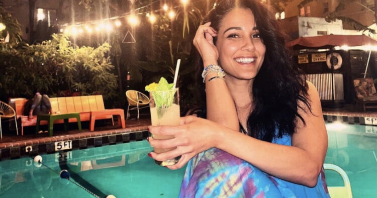 camila arteche feet 6