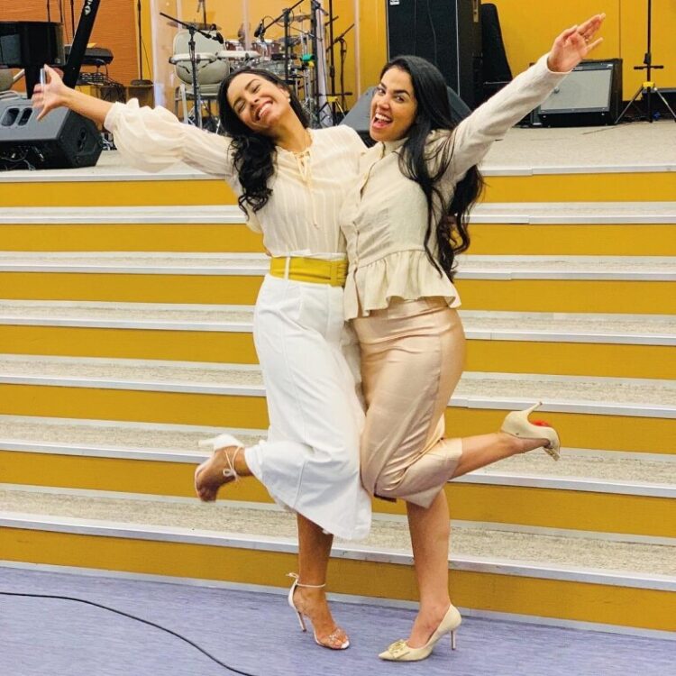 camila barros feet 4