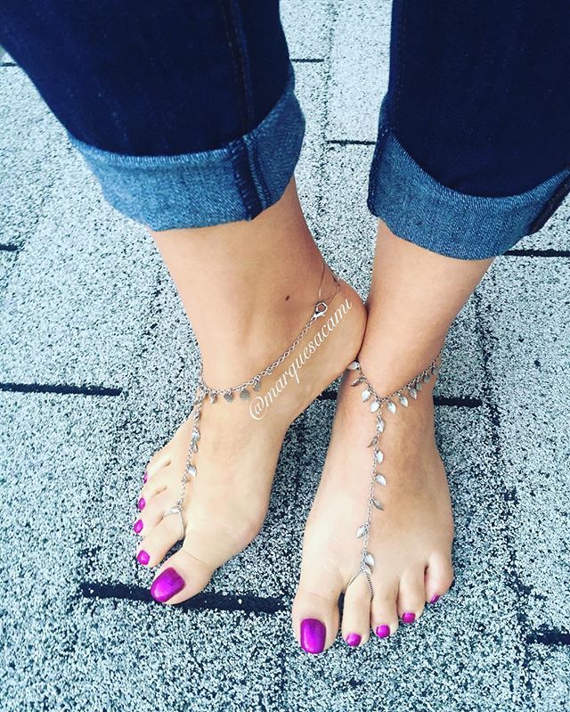 camila chain feet 4
