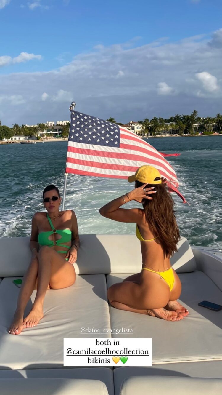 camila coelho feet 2