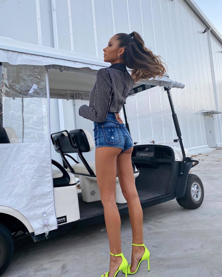 camila gallardo feet 4