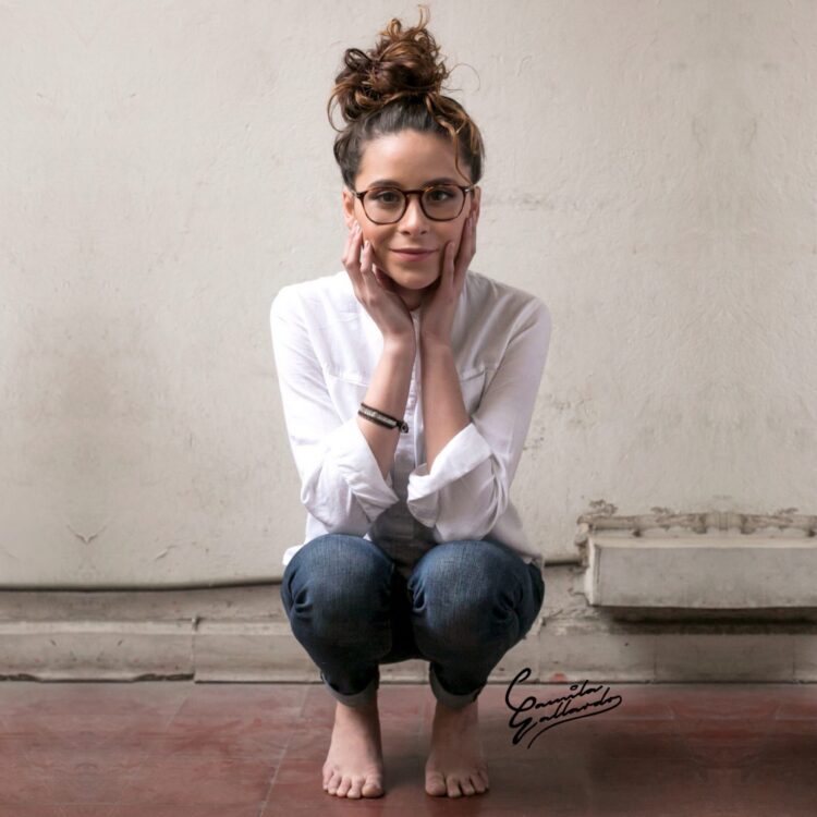 camila gallardo feet scaled