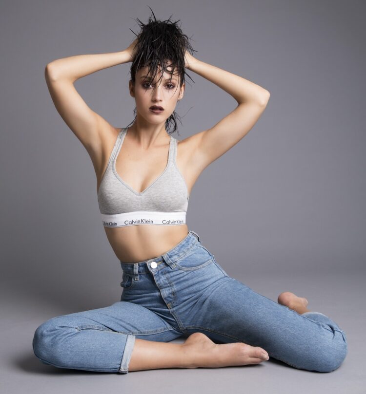 camila mateos feet 1