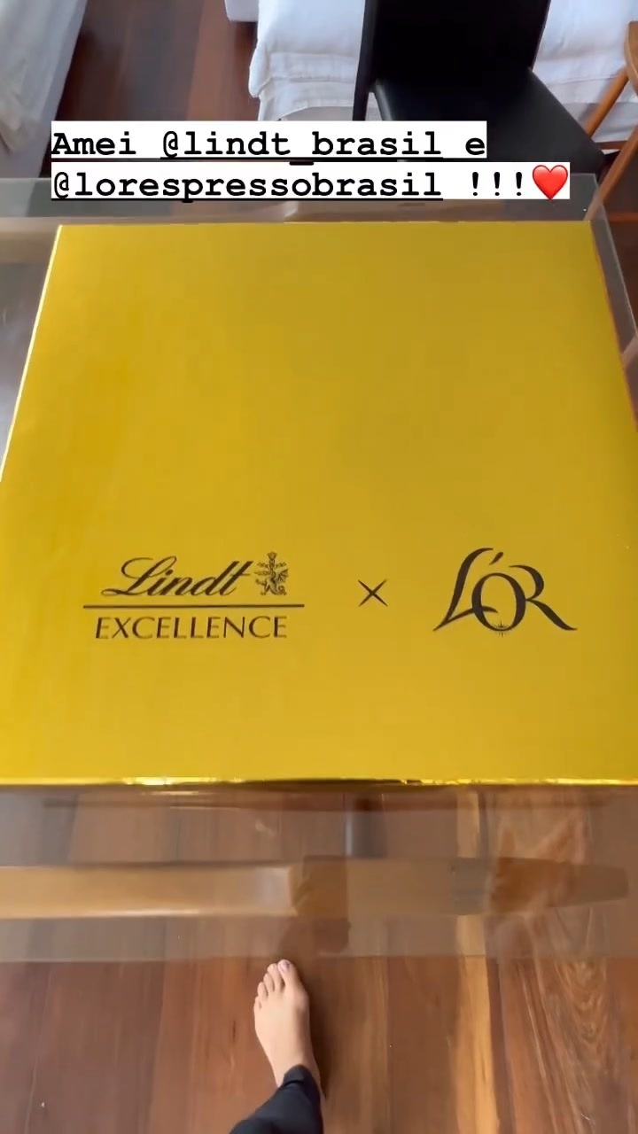 camila pitanga feet 6