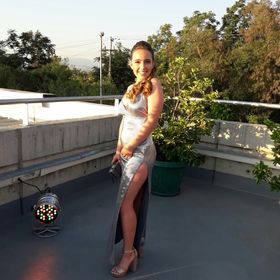 camila saavedra feet