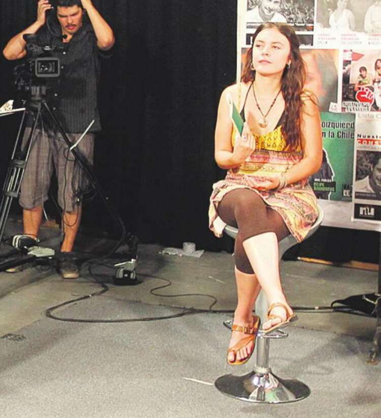 camila vallejo feet 5