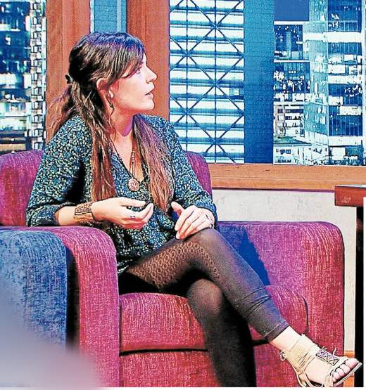 camila vallejo feet 6