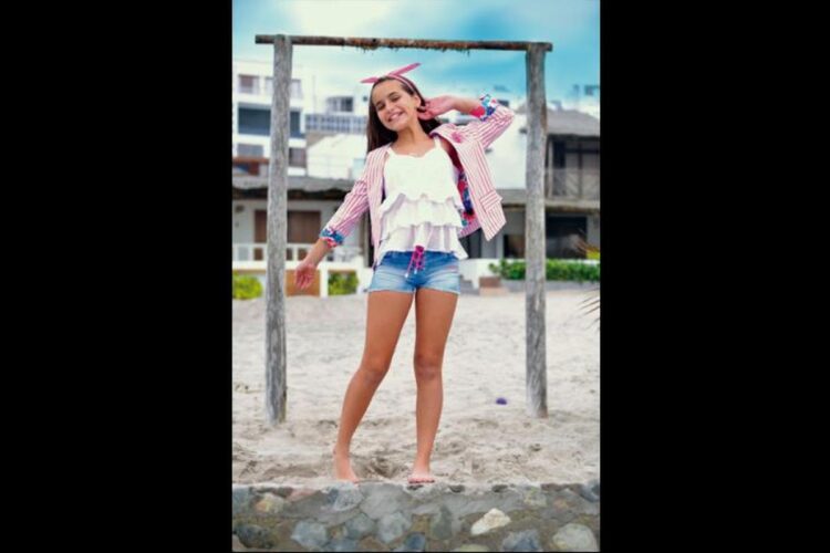 camila vertiz feet 3