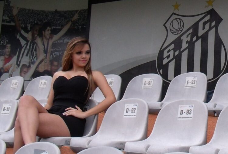 camilla amaral feet 4