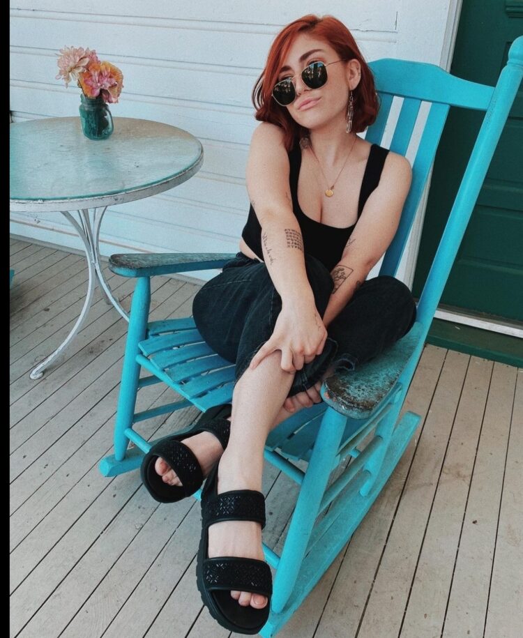 camilla campos feet 4