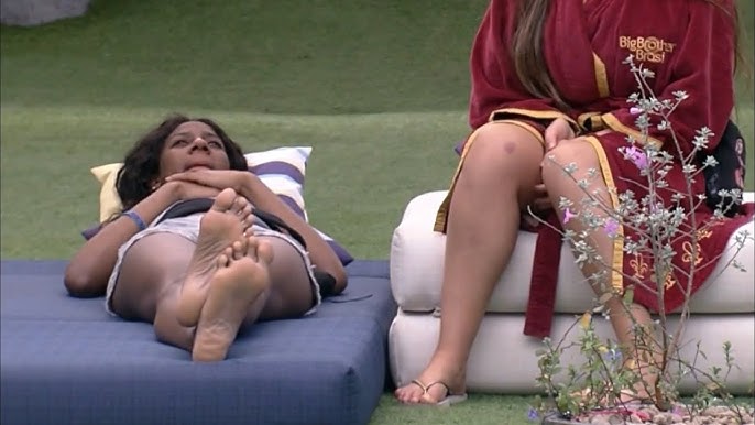 camilla de lucas feet