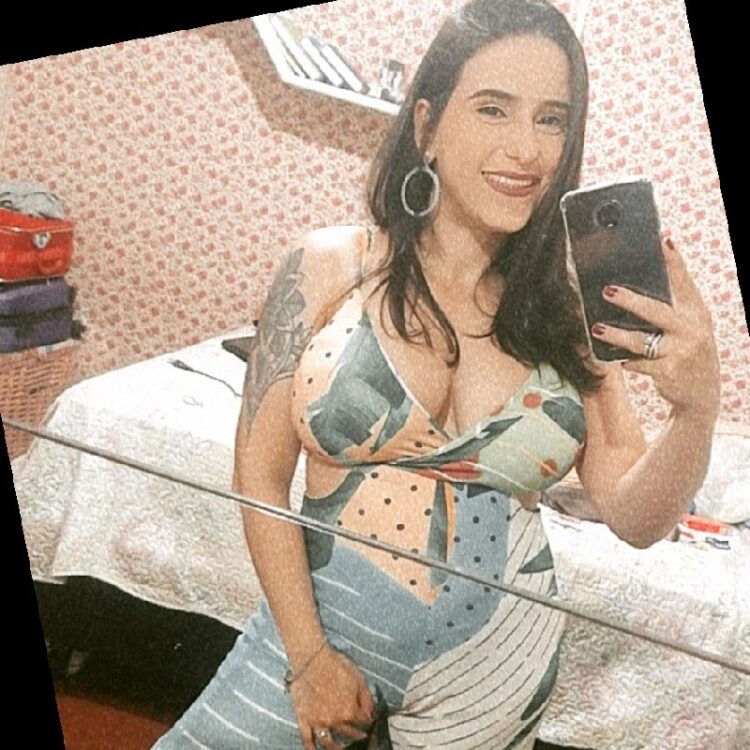 camilla ferreira feet