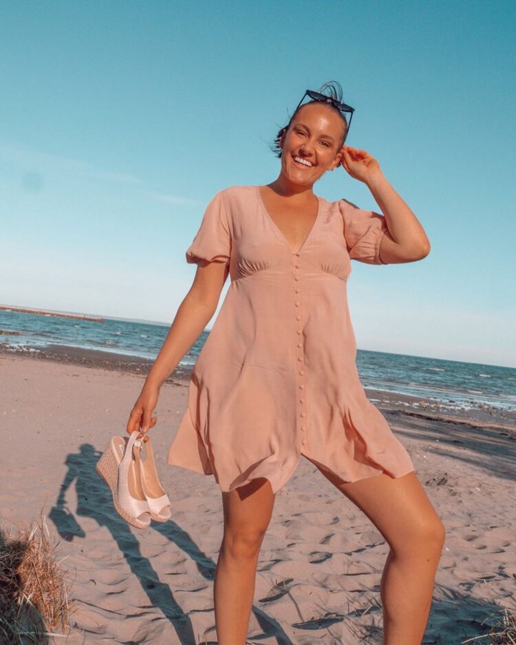 camilla lorentzen feet 1