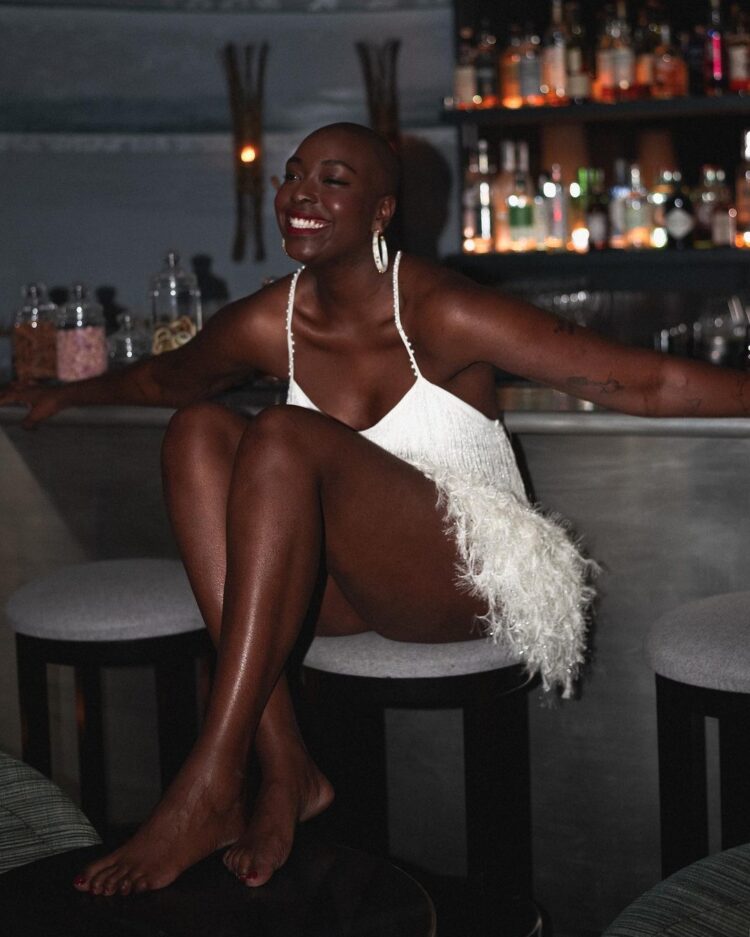 camille aumont carnel feet 3