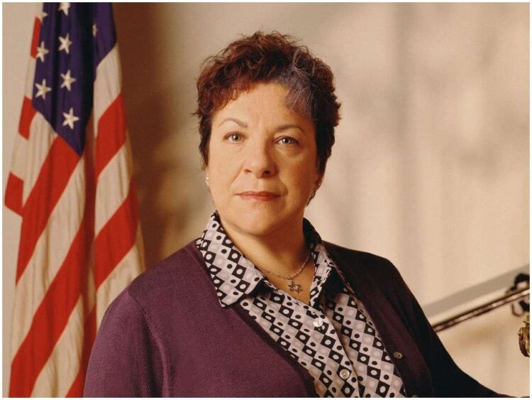 camille saviola feet 6