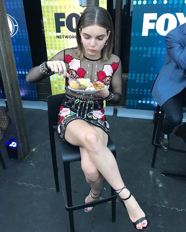 camren bicondova feet 1