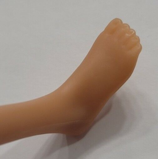 camryn the doll feet 3