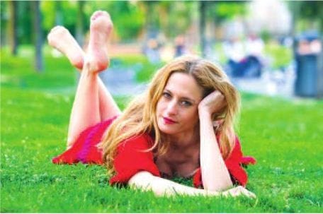 canan erguder feet 2