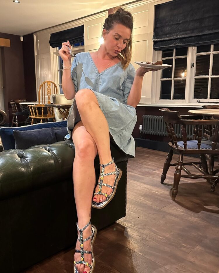 candace brown feet 5