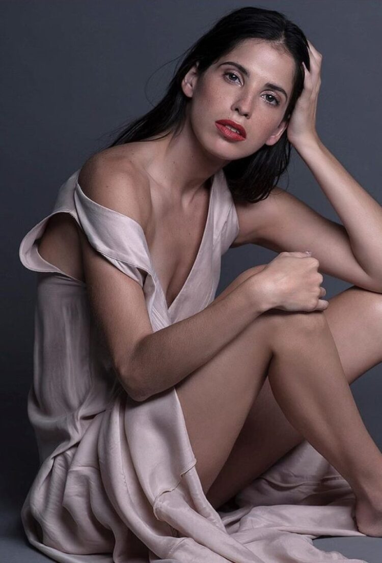 candelaria molfese feet 5