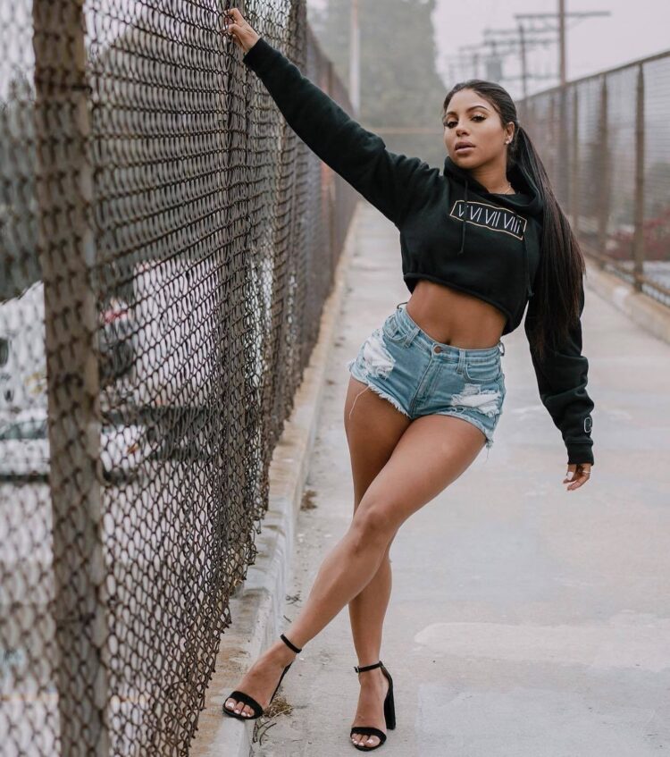 candice craig feet 6