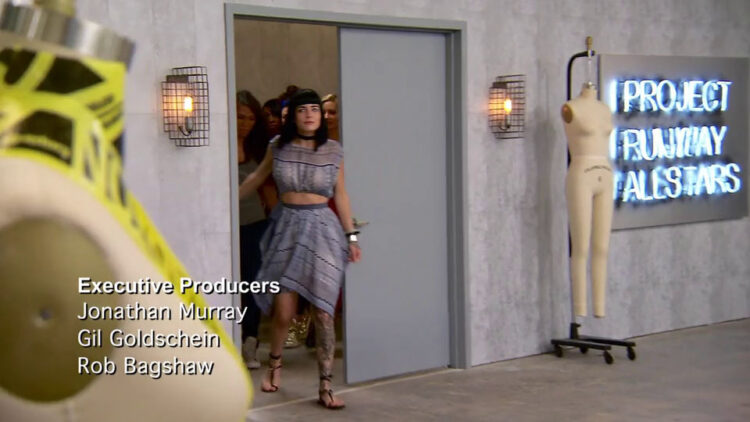 candice cuoco feet 4