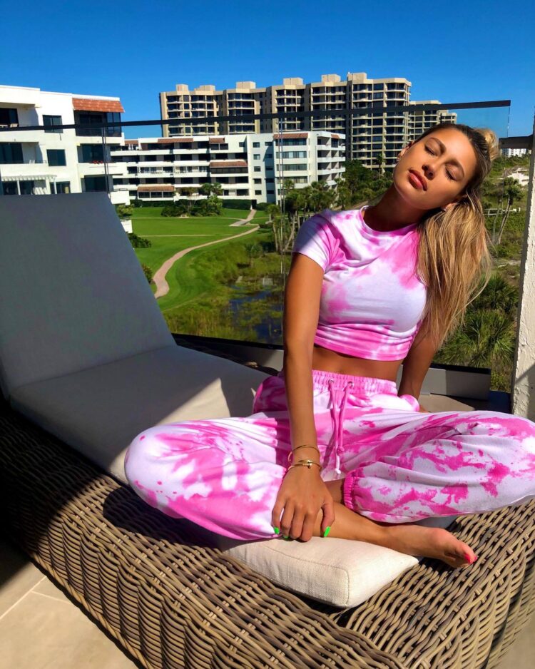 cara geswelli feet 5