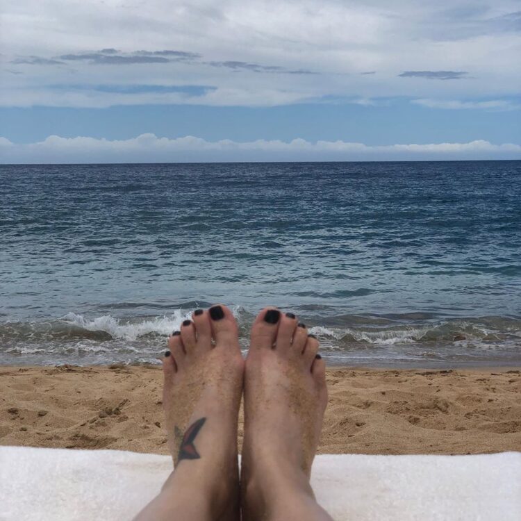 cara santa maria feet 3