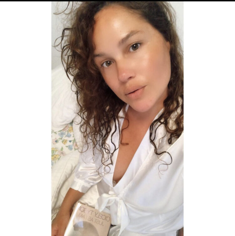 cara zavaleta feet 6