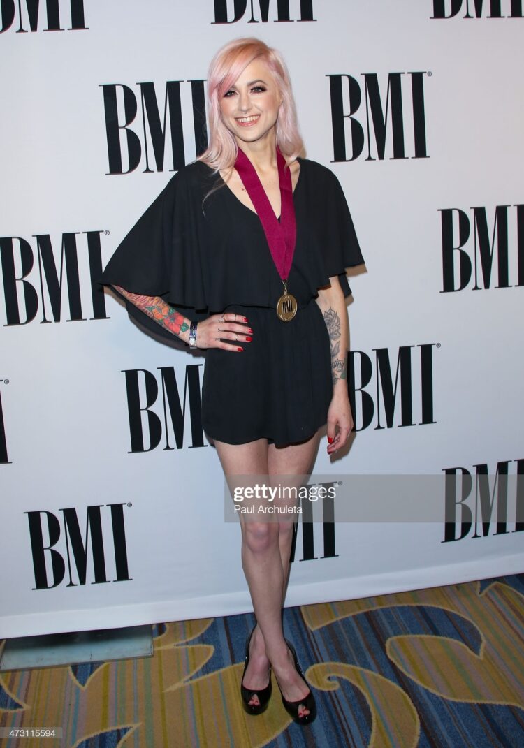 carah faye charnow feet 3