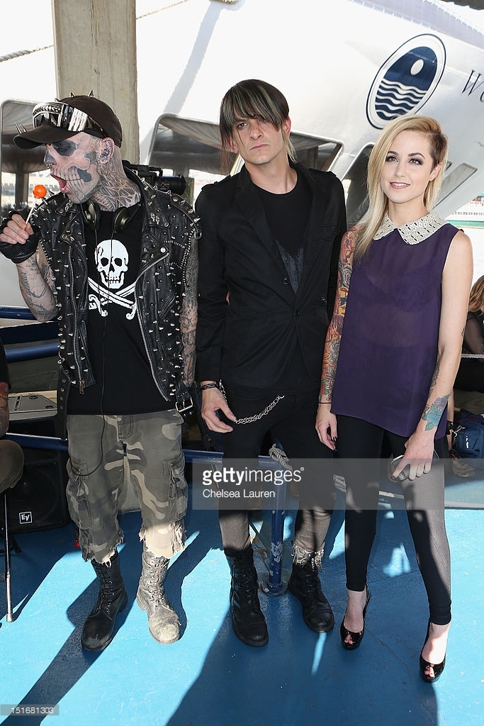 carah faye charnow feet 4