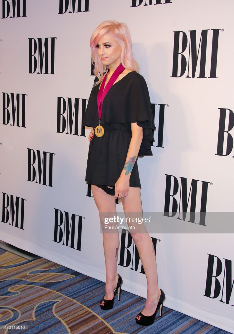 carah faye charnow feet 5