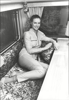 caravan carolyn feet 6