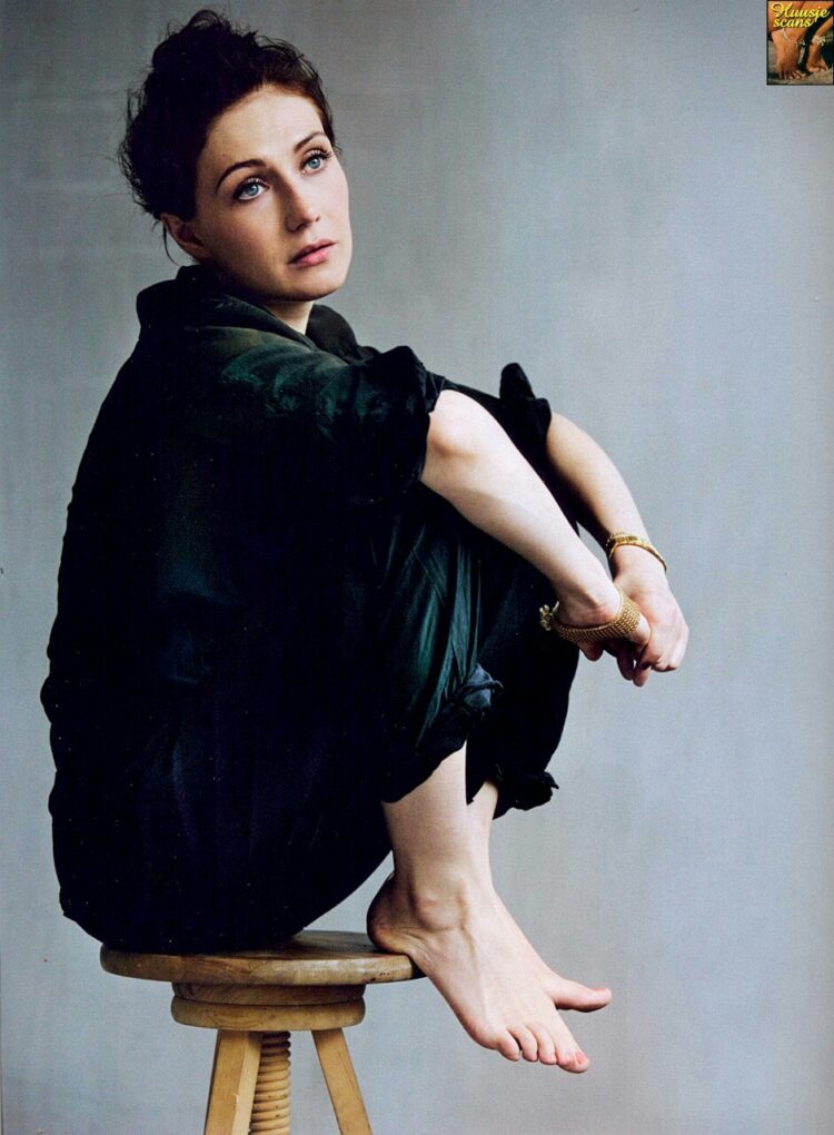 carice van houten feet 6