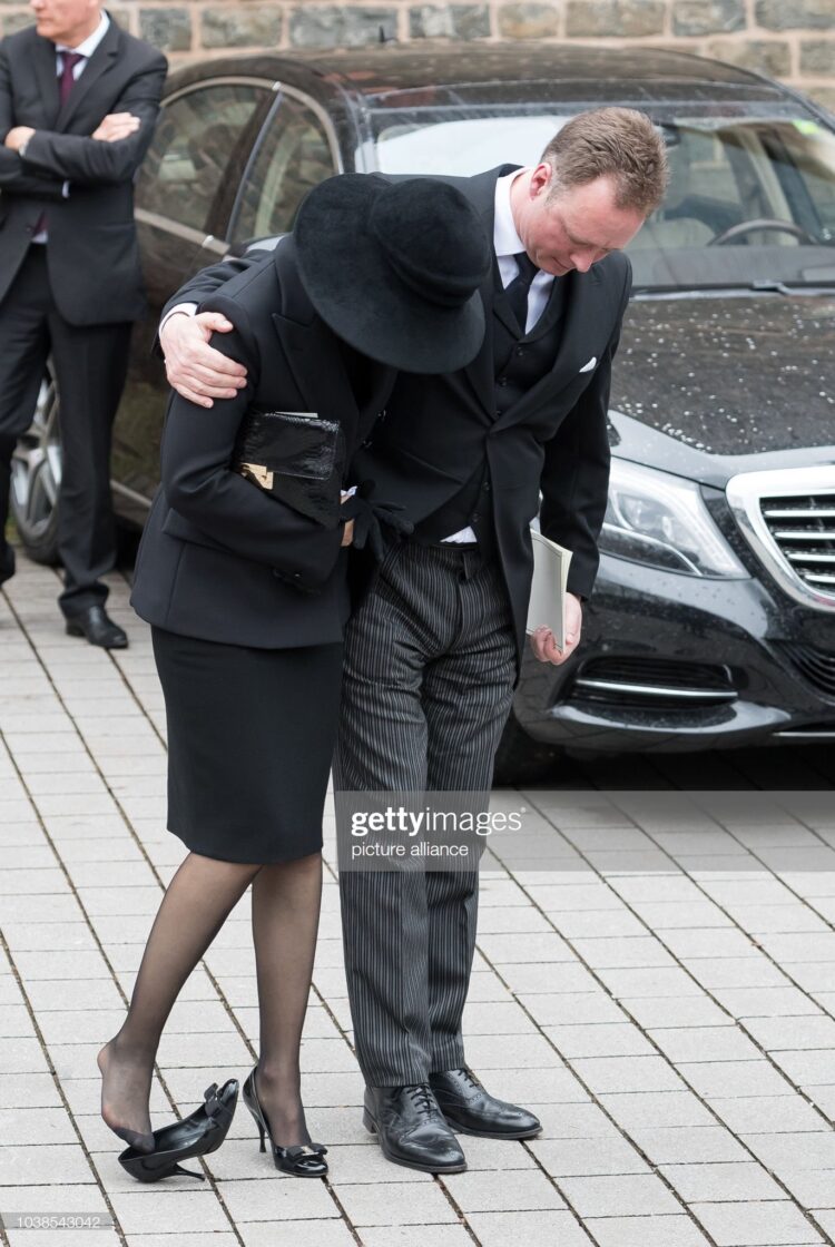 carina axelsson feet