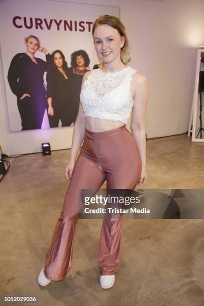 carina moeller mikkelsen feet 4