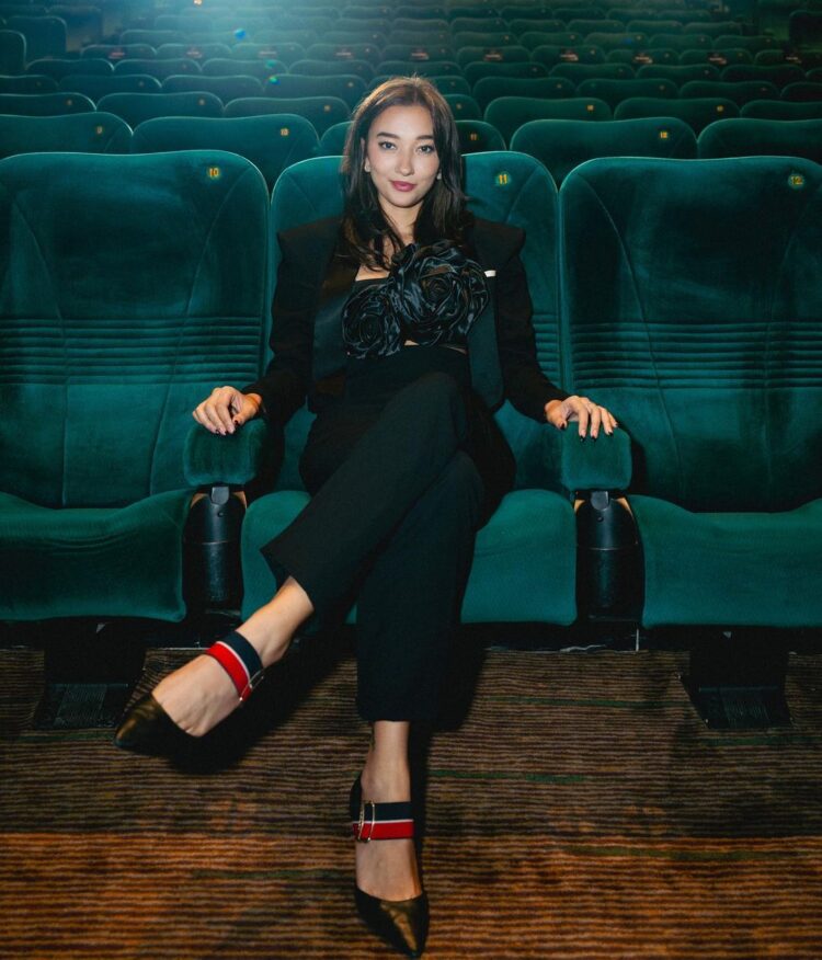 carissa perusset feet 6