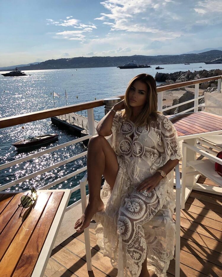 carla dibello feet 1