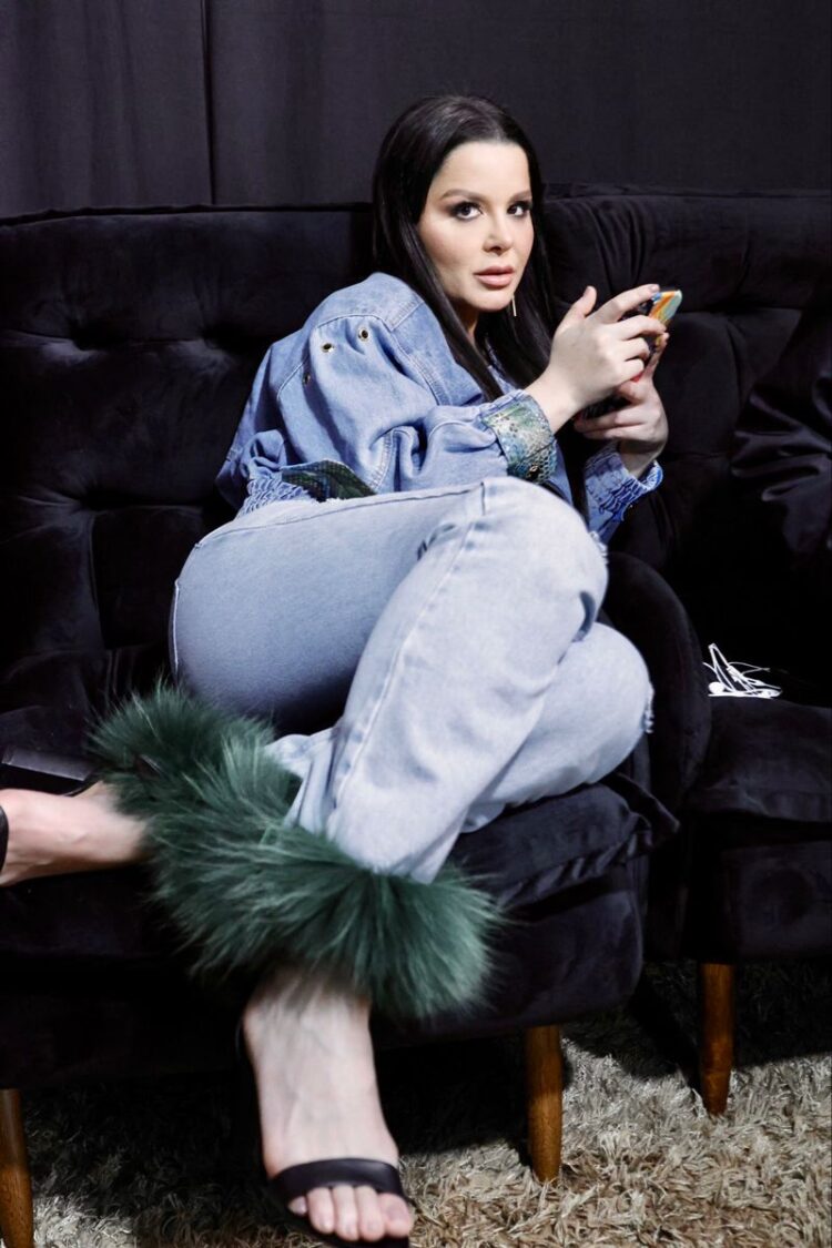 carla maraisa henrique feet 3