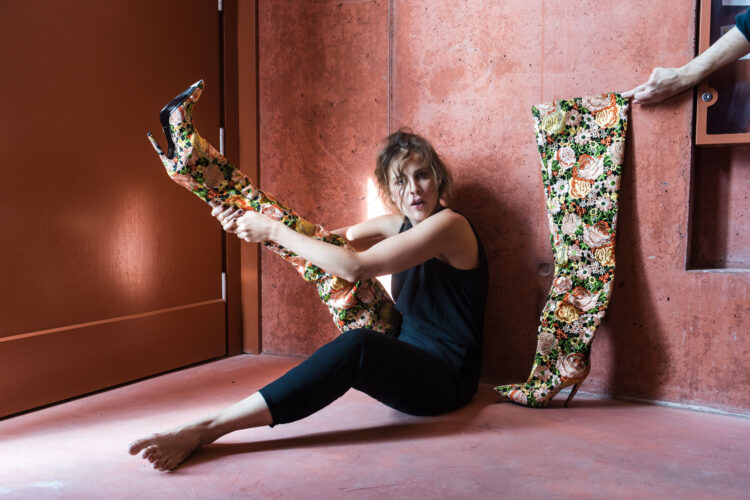 carla officiel feet 3