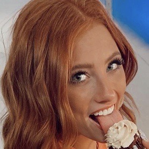 carly robinette feet 5