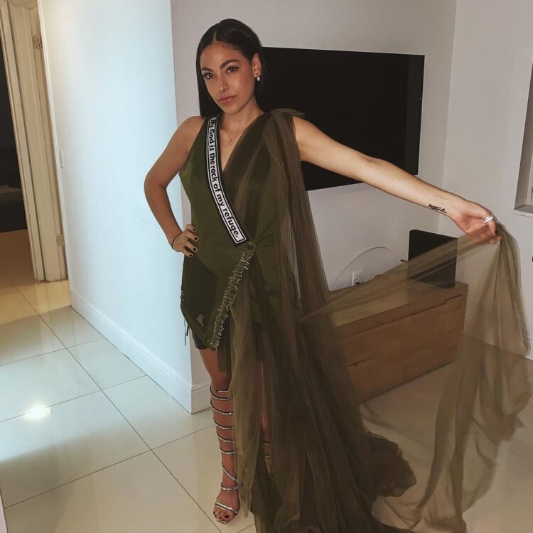 carmen deleon feet 1