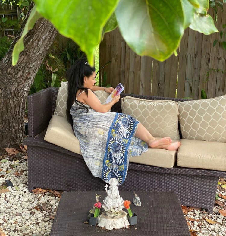 caro sandoval feet 2