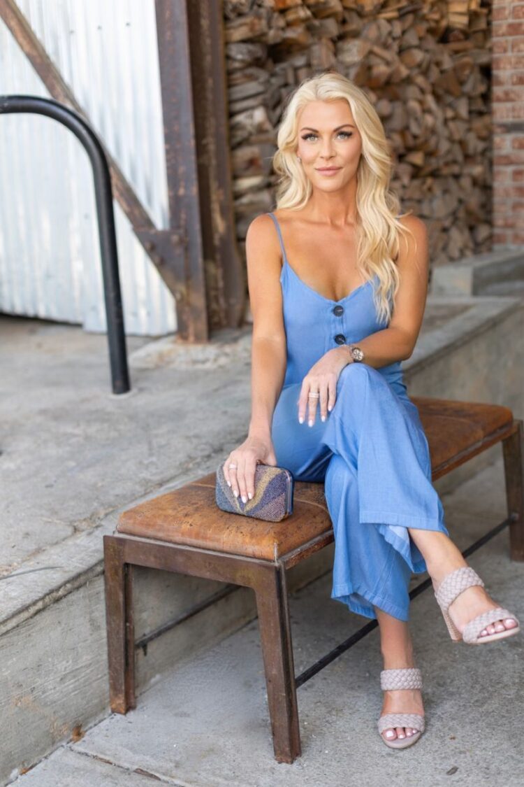 caro zurita feet 5 1