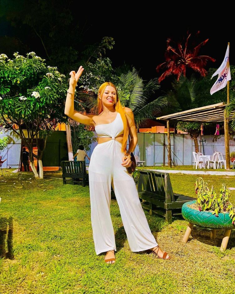 carol millicent feet 3