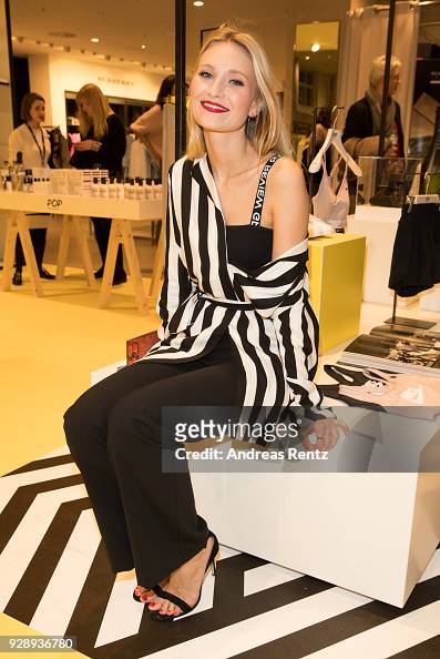 carolin niemczyk feet 5