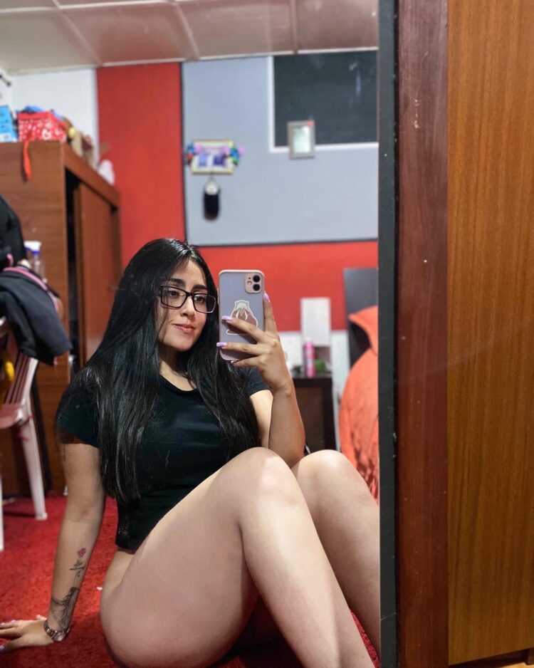 carolina contreras feet